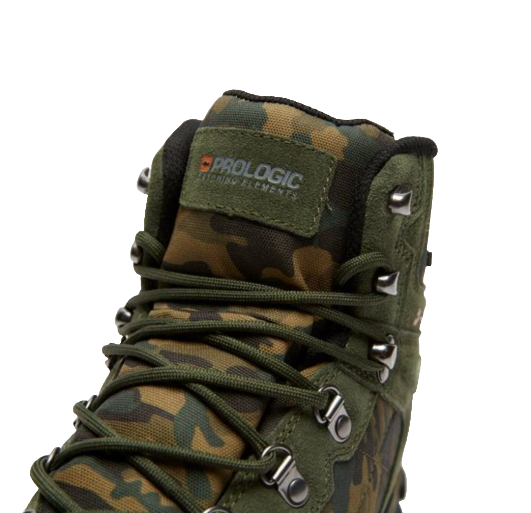 Protective Camouflaged Boots Designed for Anglers - www.nafni.com